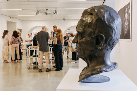 Odprtje razstave Koroški pečat Mirsada Begića - Dialog kiparja in fotografinje Nike Hölcl (11)